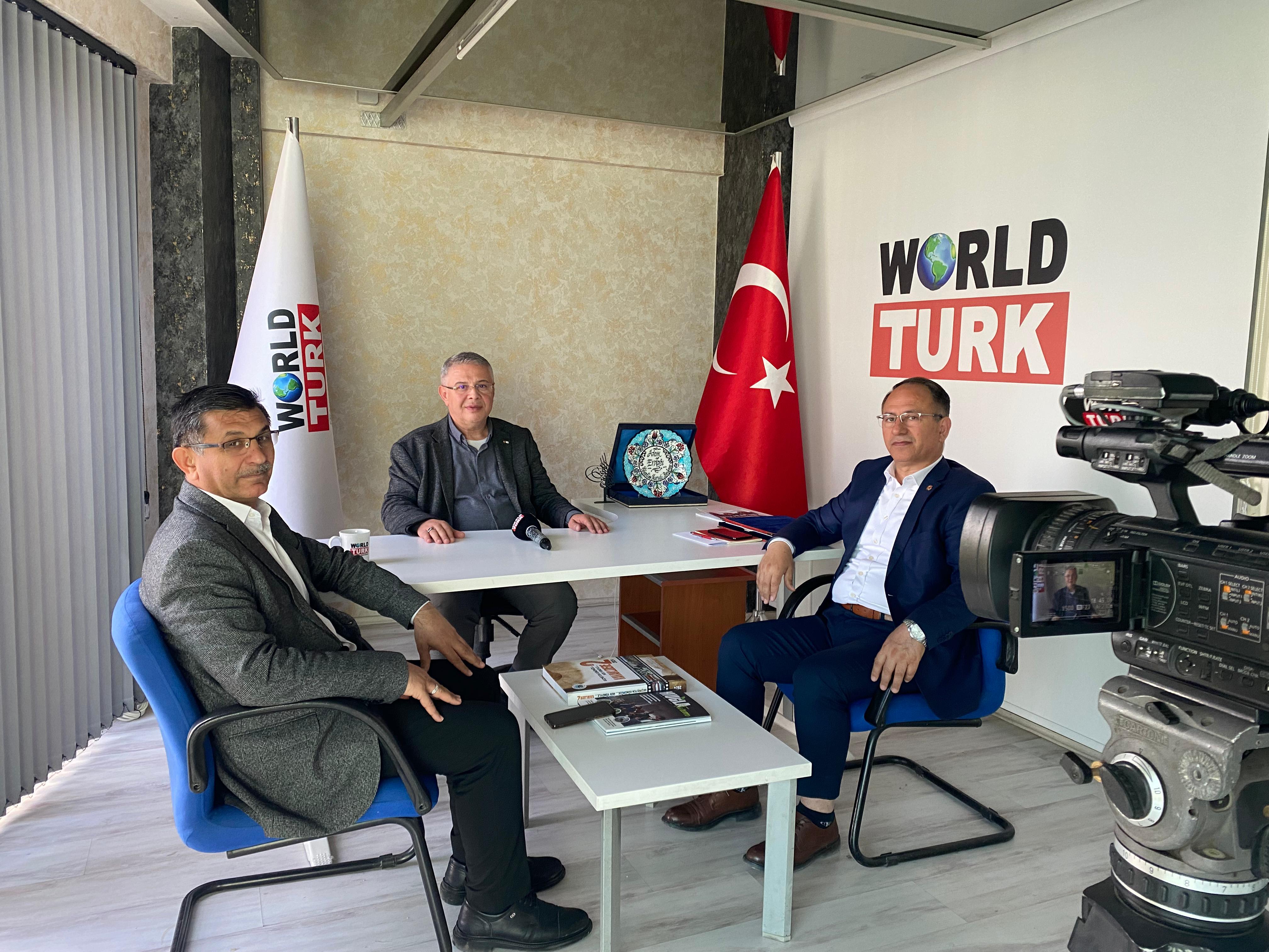 Başkan Gürsoy, world Türk'ü ziyaret etti