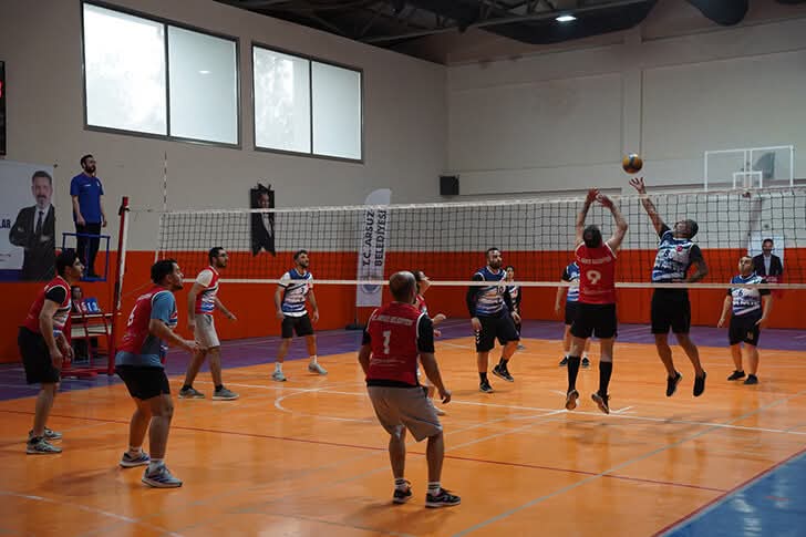 Arsuz’da Voleybol Heyecanı Başladı!